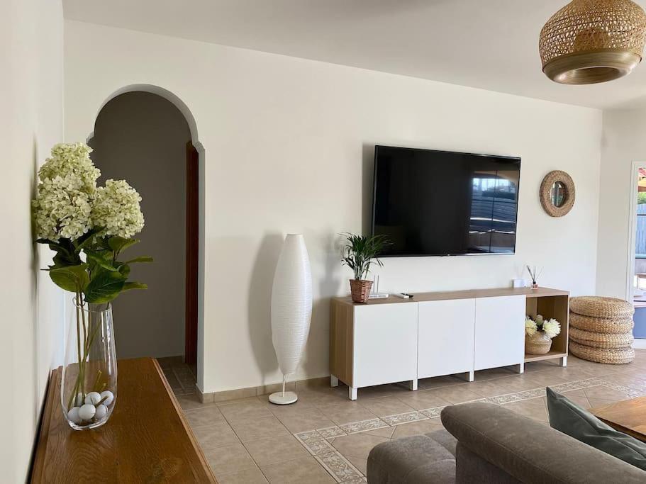 Comfortable Family House With Pool And Jacuzzi คอสตา เด อันตีกัว ภายนอก รูปภาพ