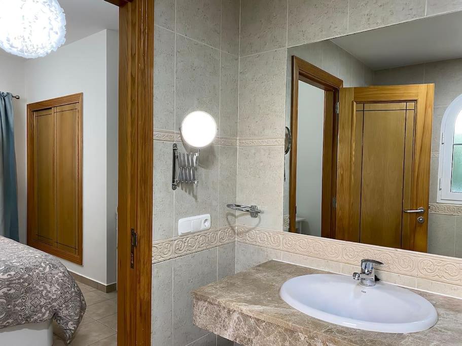 Comfortable Family House With Pool And Jacuzzi คอสตา เด อันตีกัว ภายนอก รูปภาพ