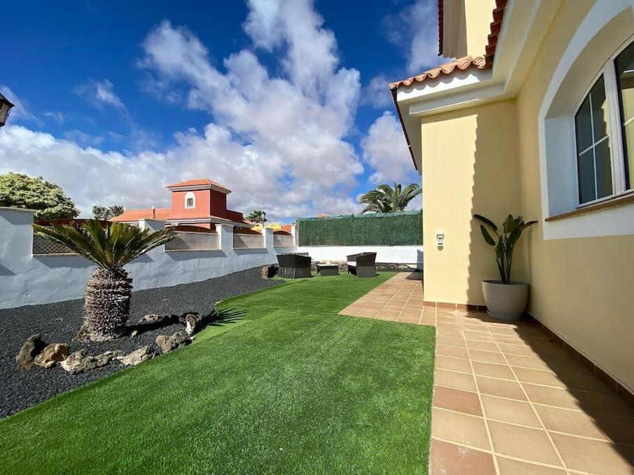 Comfortable Family House With Pool And Jacuzzi คอสตา เด อันตีกัว ภายนอก รูปภาพ