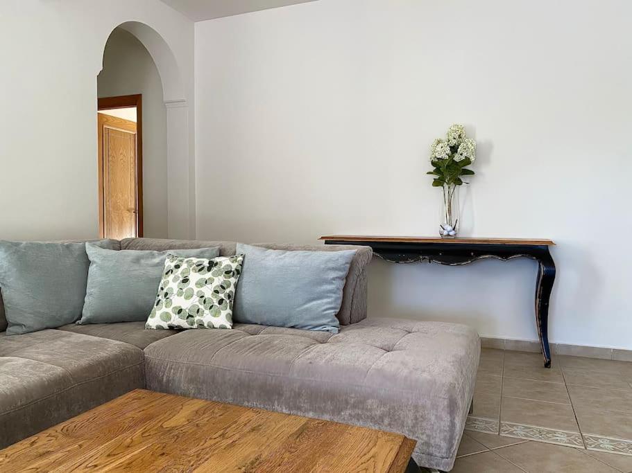 Comfortable Family House With Pool And Jacuzzi คอสตา เด อันตีกัว ภายนอก รูปภาพ