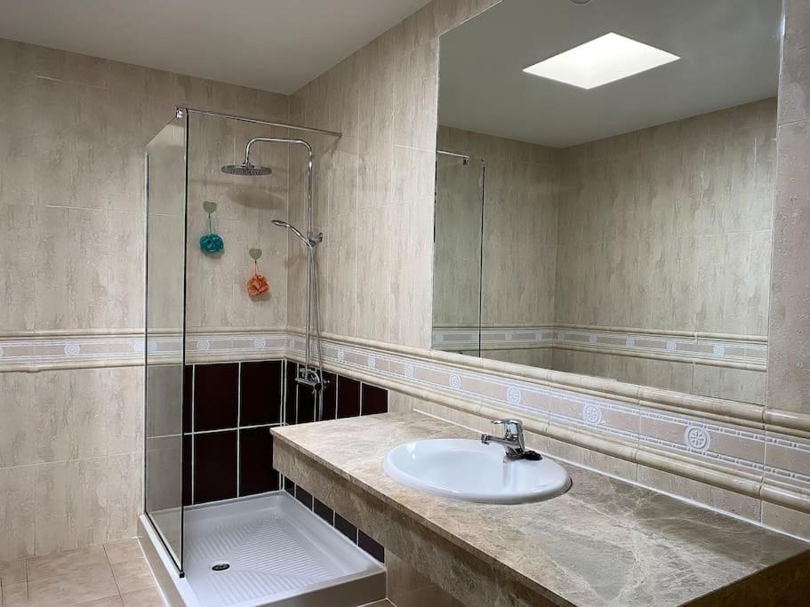Comfortable Family House With Pool And Jacuzzi คอสตา เด อันตีกัว ภายนอก รูปภาพ