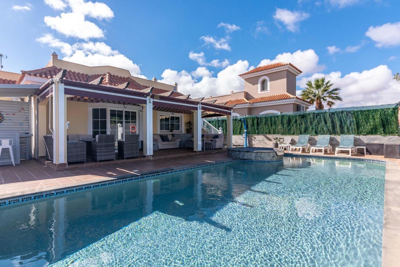 Comfortable Family House With Pool And Jacuzzi คอสตา เด อันตีกัว ภายนอก รูปภาพ